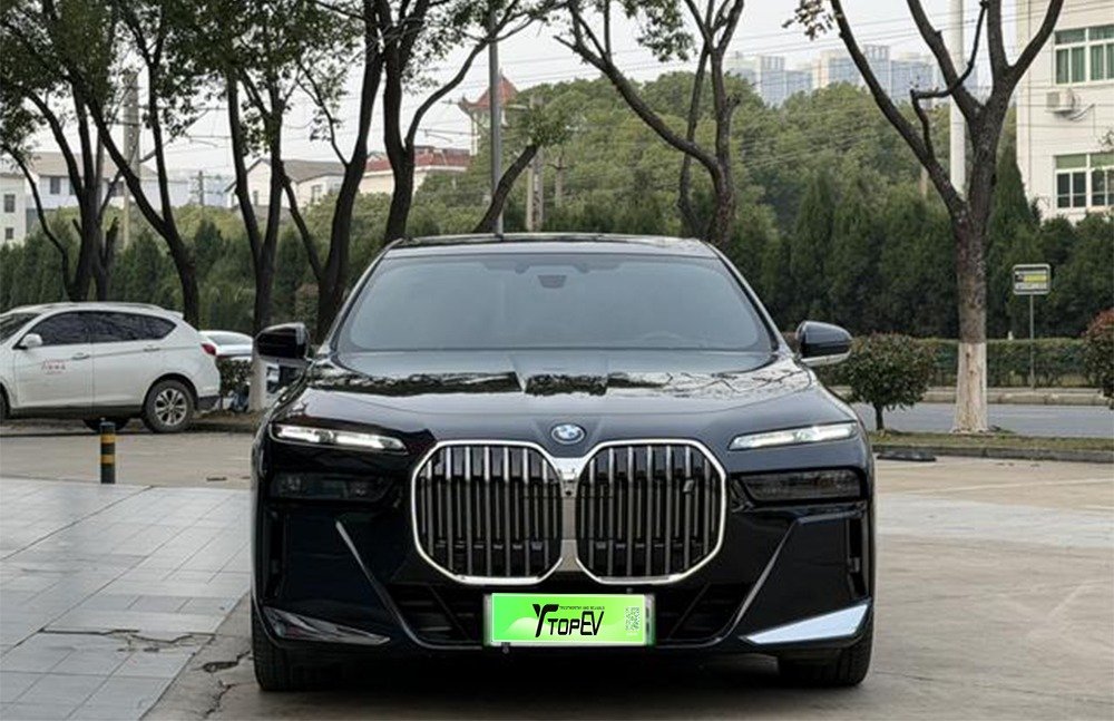 imgi_4_bmw i7 2 BMW i7 2026 eDrive50L Luxury Package– Ready for Export From China | China Car Supplier Canada - Image 1